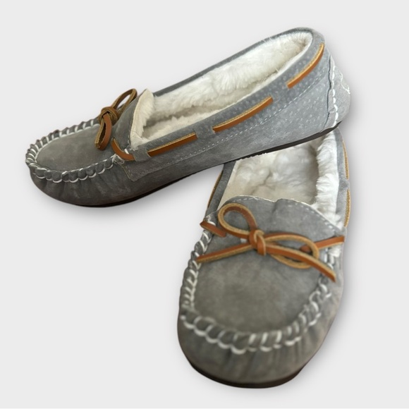 Lamo Gray Suede Leather Moccasins Women's Size 8 - Picture 1 of 9